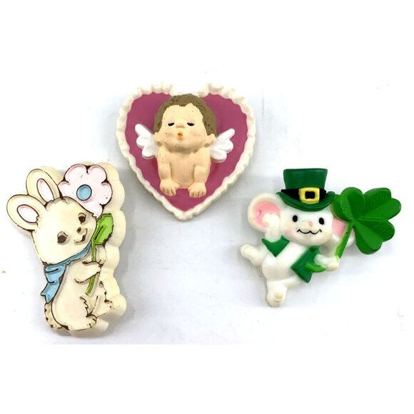 Hallmark Brooches Easter Bunny St Patricks Mouse Valentines Cherub Vtg Lot of 3 - Picture 1 of 9